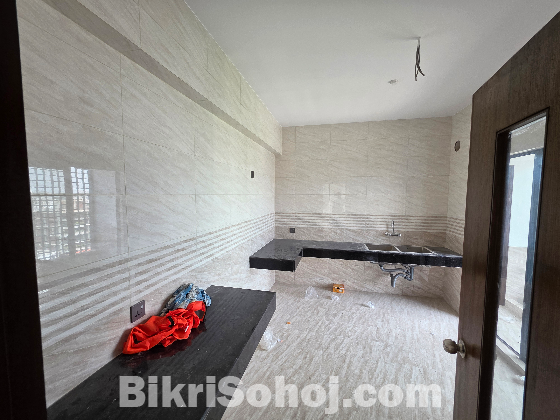 Unregistered 2440 Sft Ready Apartment at Bashundhara